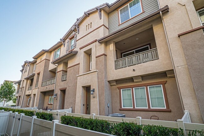 Building Photo - 1585 San Alfonso