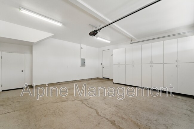 Building Photo - 5109 Campion Dr