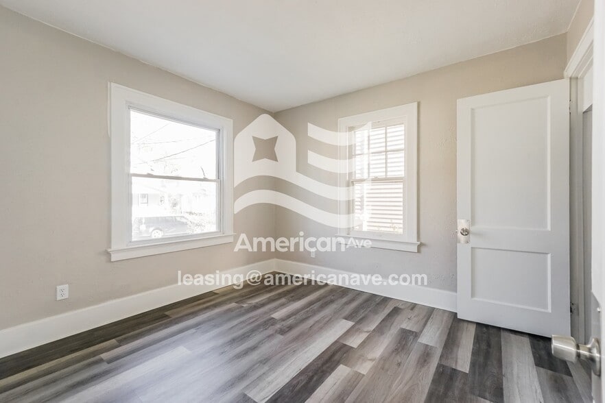 Building Photo - 3908 Leybourn Ave