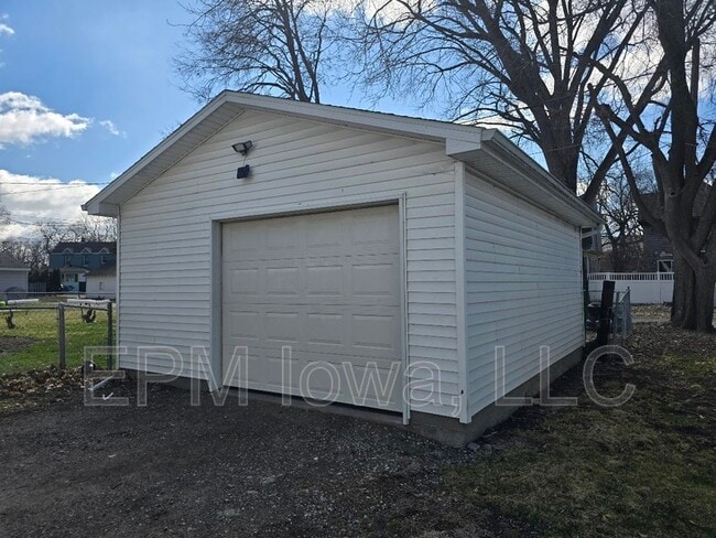 Building Photo - 115 Summit Ave