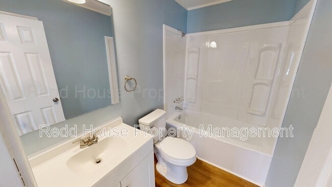 Building Photo - 103 Sherwin St