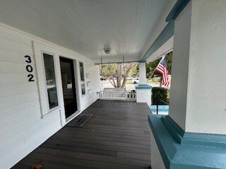 Building Photo - 302 Live Oak St
