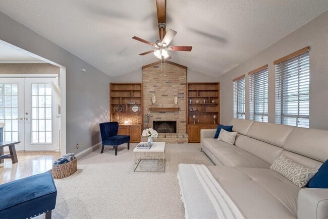 Building Photo - 217 Glenwood Dr