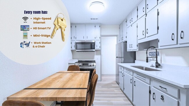 Building Photo - 219 W 41st St