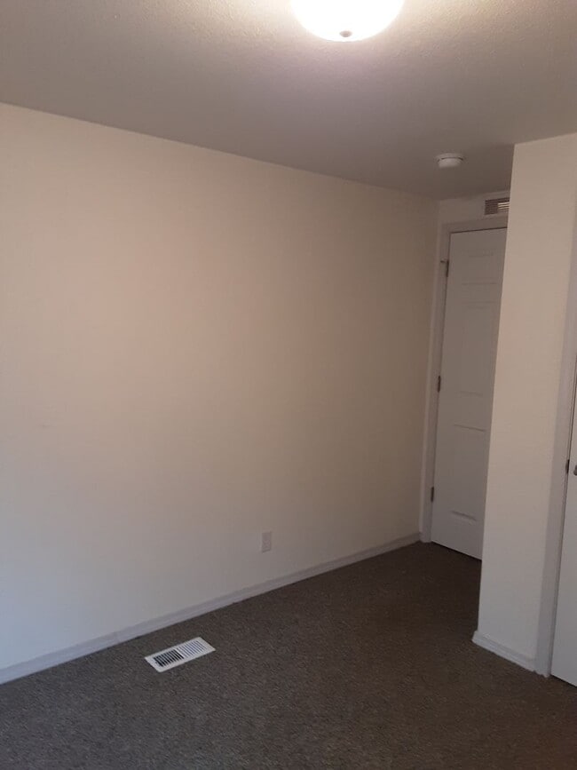 Building Photo - 274 Horseshoe Lake Rd
