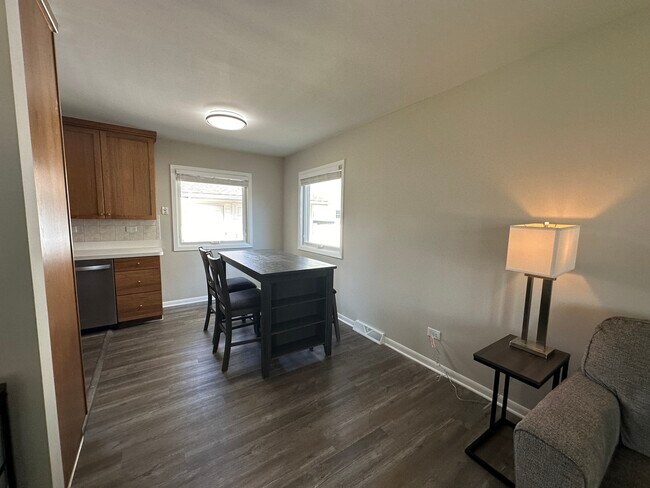 Building Photo - 4038 Forest Ave