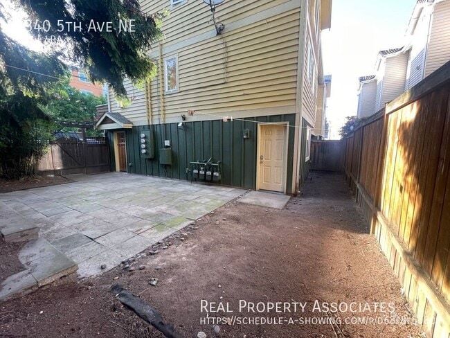 Building Photo - 6340 5th Ave NE