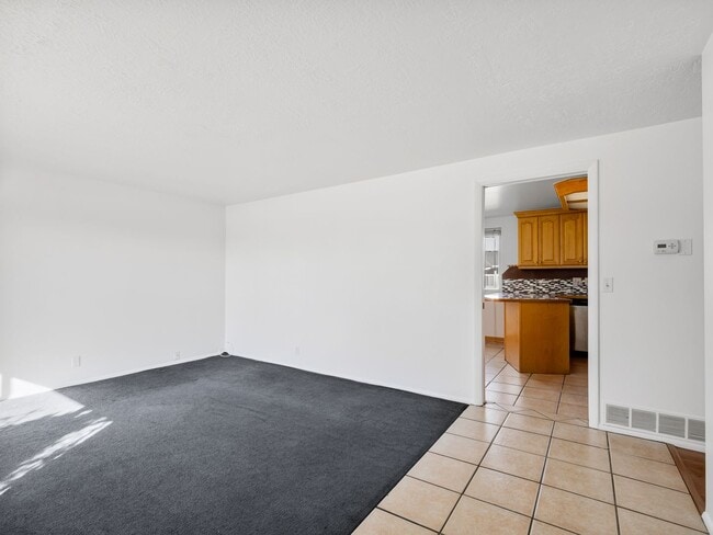 Building Photo - Beautiful home for rent!