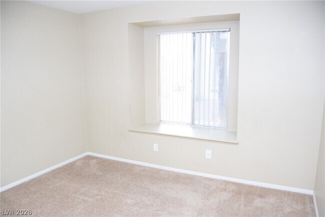 Building Photo - 7300 W Pirates Cove Rd