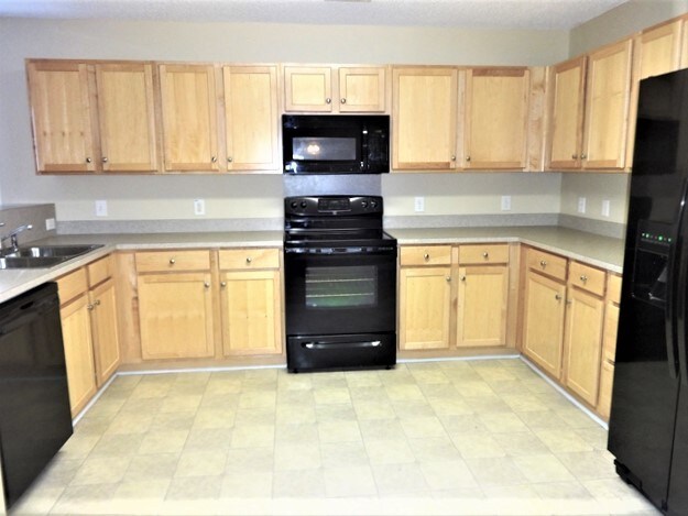 Building Photo - 235 Emerald Isle Dr