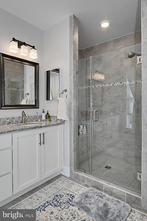 Building Photo - 1915 Main Line Blvd