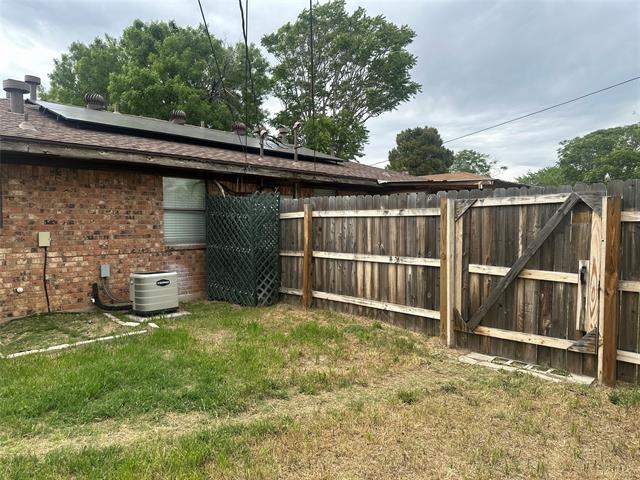 Building Photo - 1651 Palm St