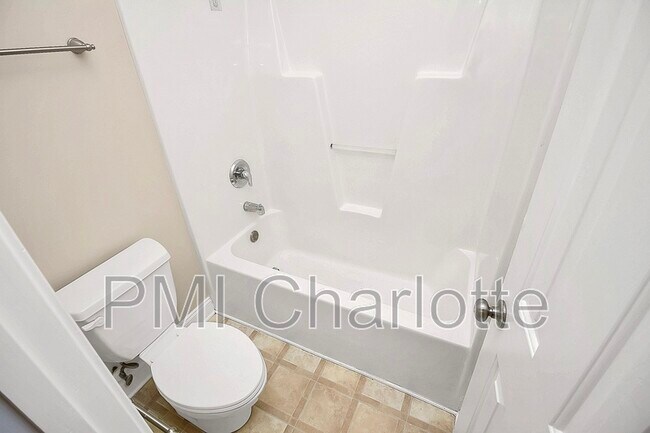 Building Photo - 14308 Harvington Dr