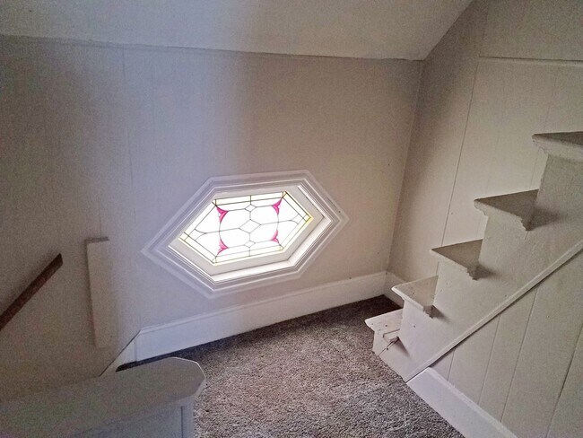 Building Photo - South Side 3 Bedroom House