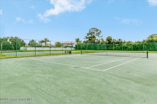Building Photo - 3865 La Flor Dr