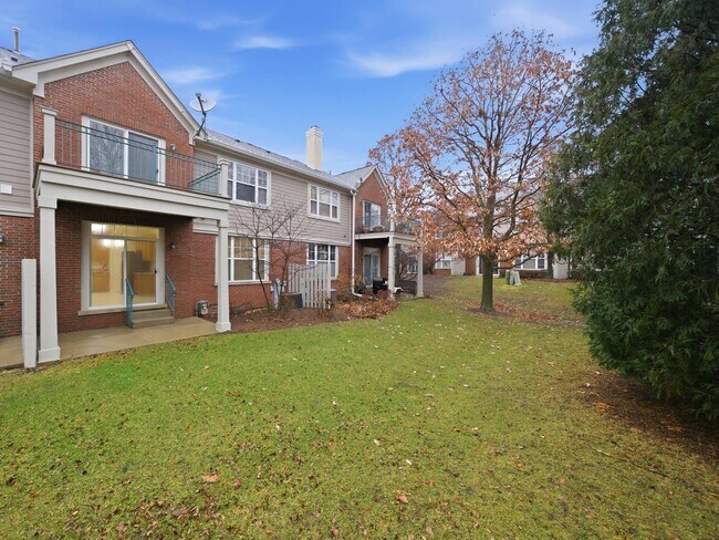 Building Photo - 399 Pine Lake Cir