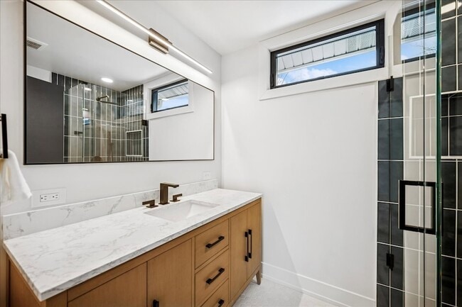 Building Photo - 626 Barberry Rd