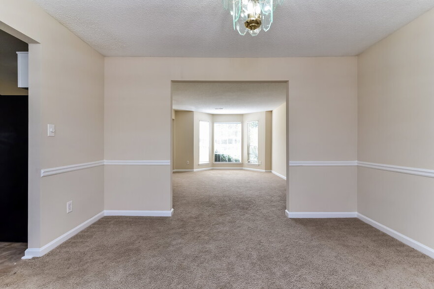 Building Photo - 3075 Countryside Ln SW