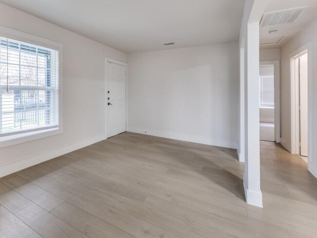 Building Photo - 1108 Vasquez St