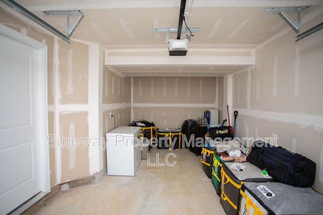 Building Photo - 9 F. Floyd Ave