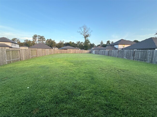 Building Photo - 14226 Lake Lodge Dr