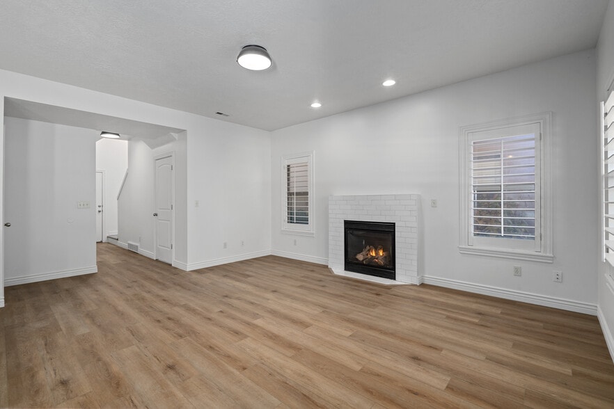 Building Photo - 7178 S 420 E