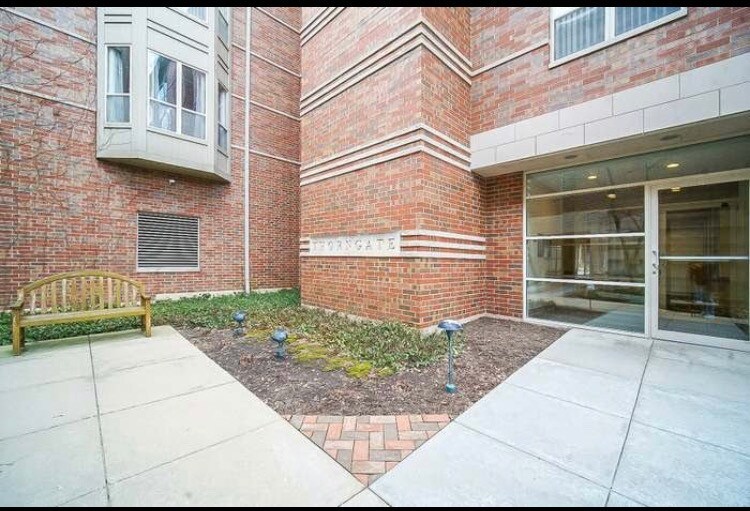 Primary Photo - 57 E Hattendorf Ave