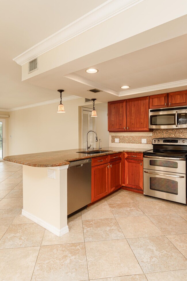 Building Photo - 950 S Kanner Hwy