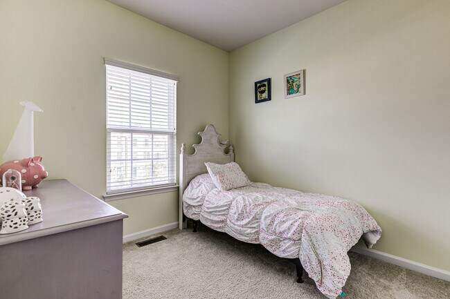Building Photo - 13424 Waterford Hills Blvd