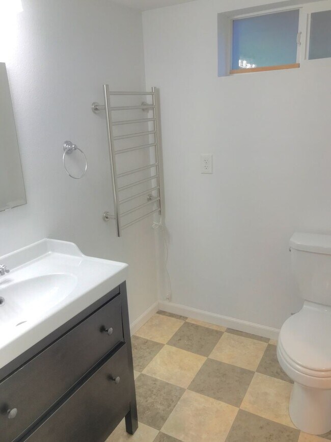 Building Photo - LAIRG01