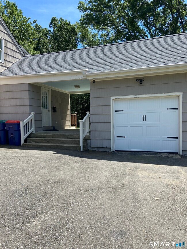 Building Photo - 109 Cottage St