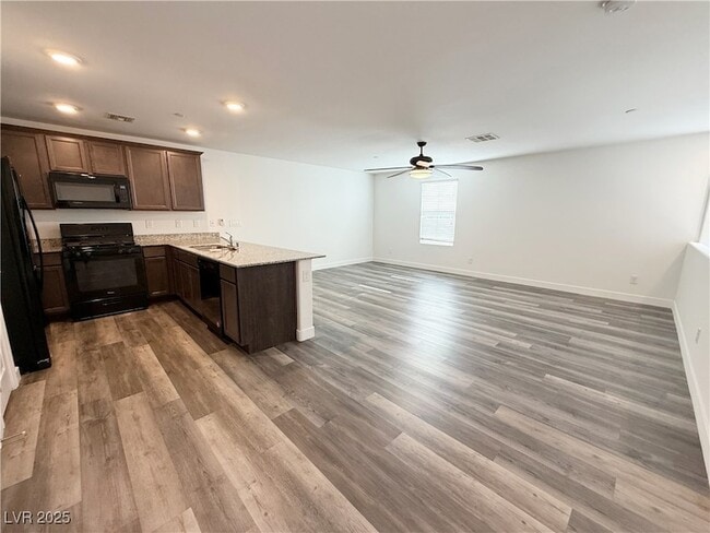 Building Photo - 4628 Woolcomber St