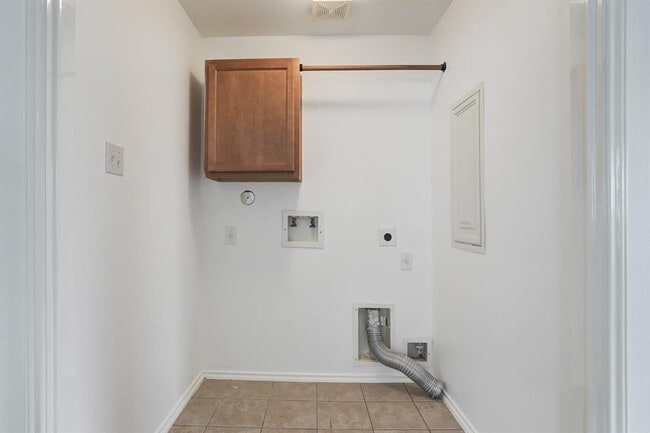 Building Photo - 11010 Clear Villa Ln