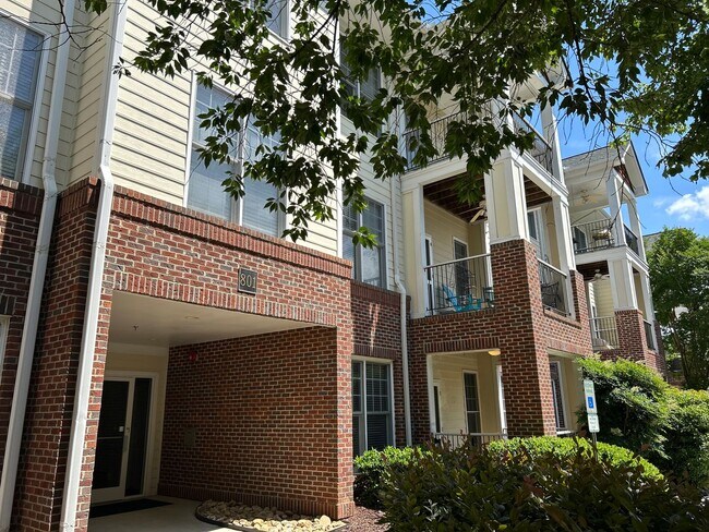Building Photo - 1 Bedroom | 1.5 Bathroom Ground Level Rale...