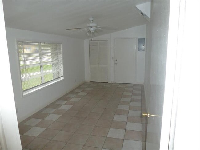 Building Photo - 2710 Thomas St