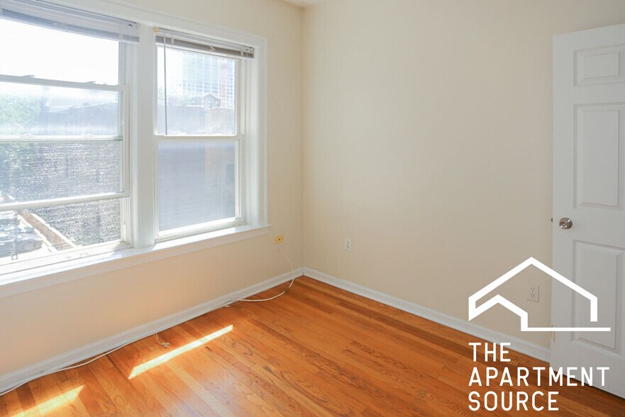 Building Photo - 3914 N Pine Grove Ave