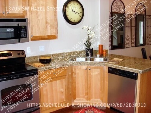 Building Photo - 13705 SW Hazel St