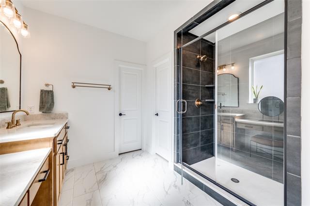 Building Photo - 8433 Colburn