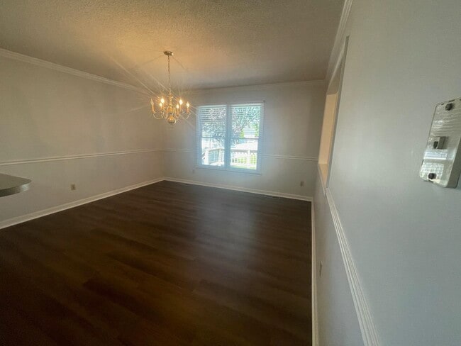 Building Photo - 10401 Whispering Pine Ln