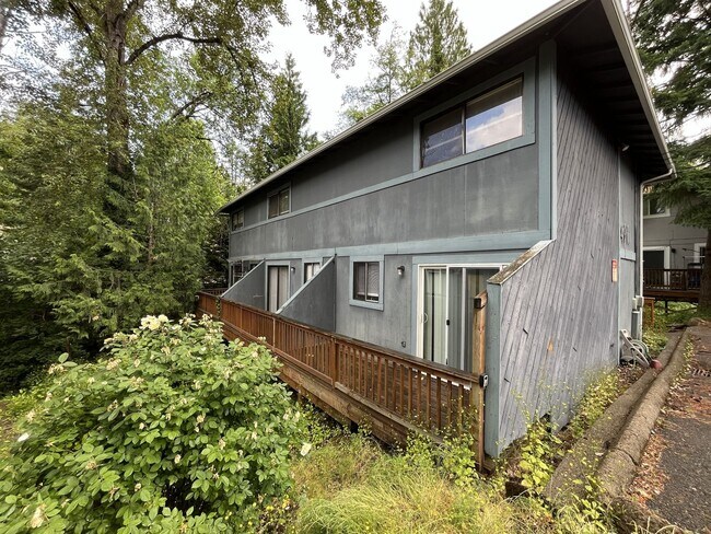 Building Photo - 4911 SW Beaverton Hillsdale Hwy