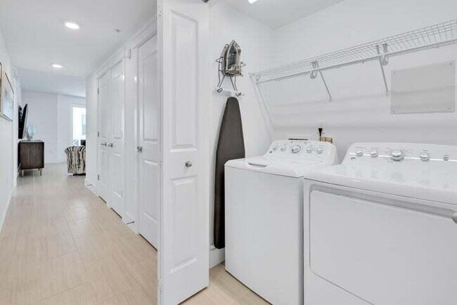 Building Photo - 858 Scallop Ct