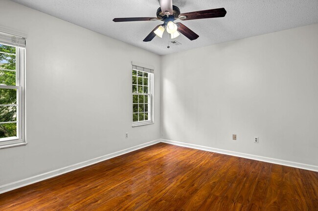 Building Photo - 8807 Ryegate Dr