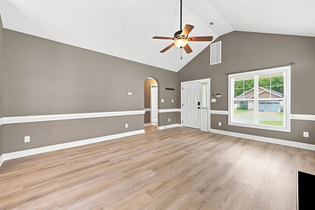 Building Photo - 2517 Sawgrass Dr