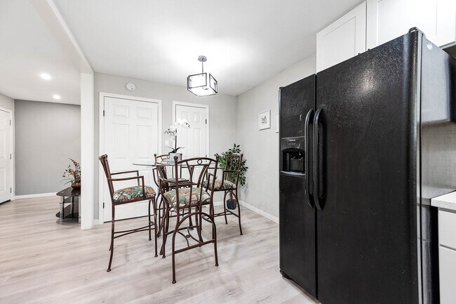 Building Photo - 4356 Phlox St