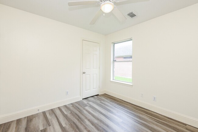 Building Photo - 5313 Caprock Dr