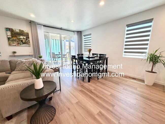 Building Photo - A Home You'll Fall in Love With