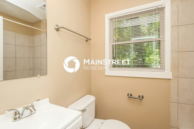 Building Photo - 4 Bedroom Pet-Friendly Home in Atlanta, GA with Main Street Renewal