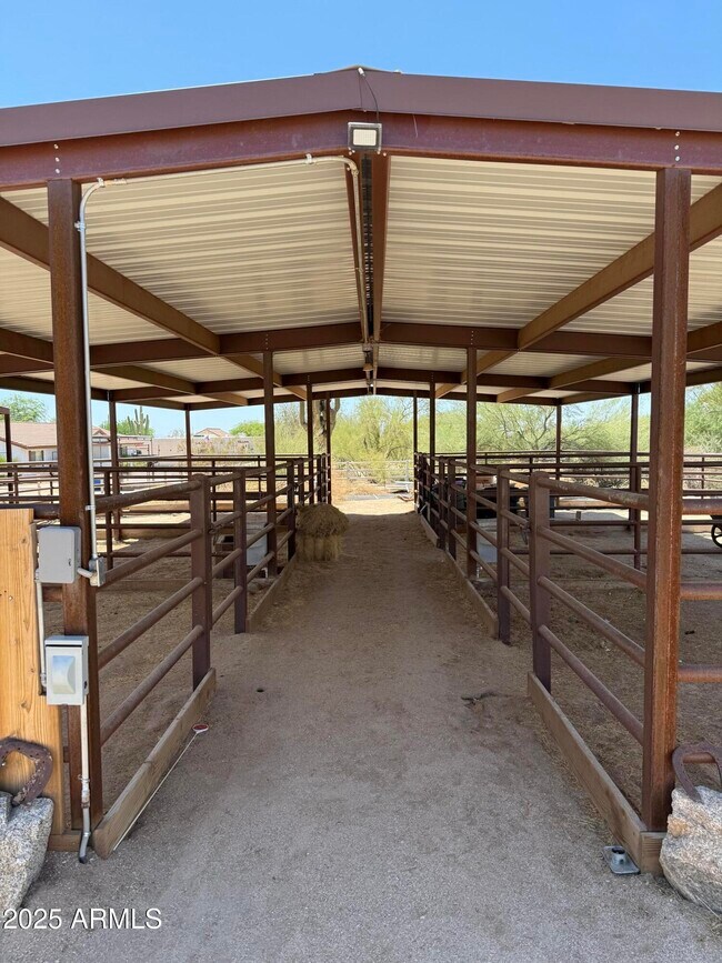 Building Photo - 6703 E Calle de Las Estrellas Rd