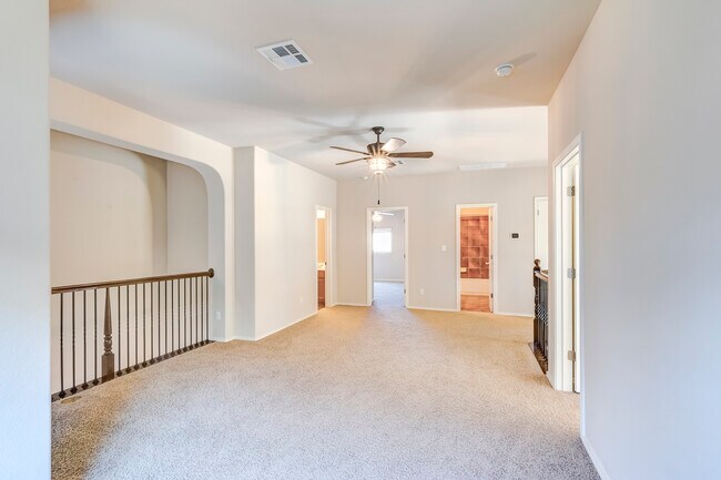 Building Photo - 1604 Greenside Dr