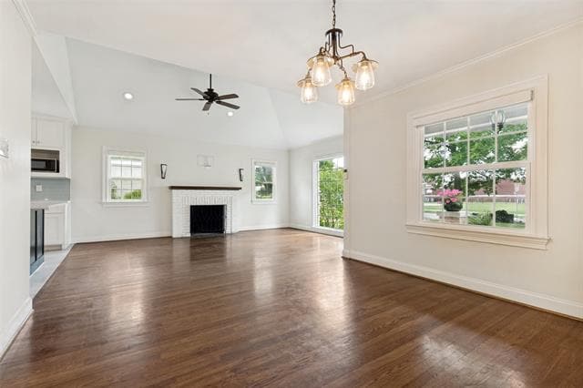 Building Photo - 615 S Montclair Ave